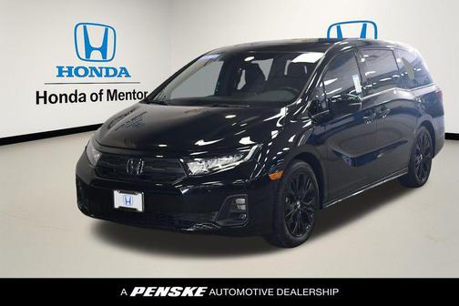 Crystal Black Pearl 2025 Honda Odyssey Sport-L