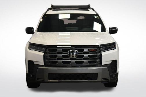 Platinum White Pearl 2026 Honda Pilot TrailSport