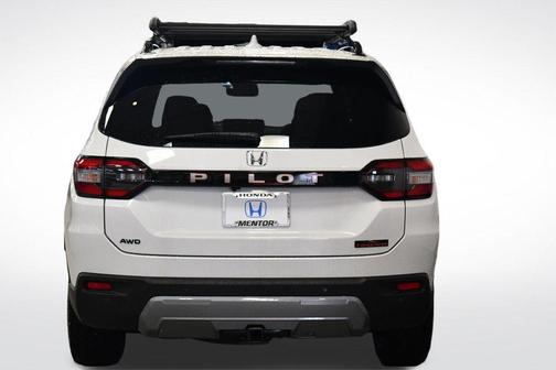 Platinum White Pearl 2026 Honda Pilot TrailSport