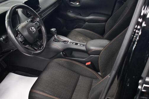Crystal Black Pearl 2024 Honda HR-V Sport