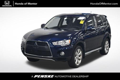 Cosmic Blue Metallic 2013 Mitsubishi Outlander GT