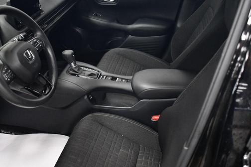 Crystal Black Pearl 2023 Honda HR-V LX
