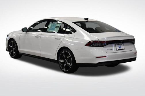 Platinum White Pearl 2026 Honda Accord SE