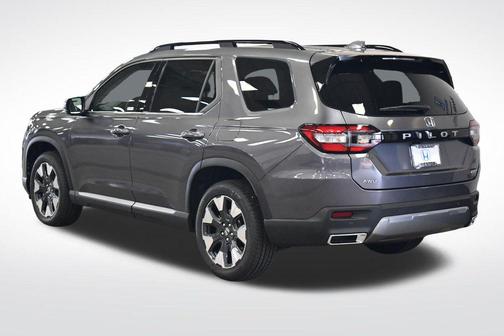 Modern Steel Metallic 2026 Honda Pilot Elite