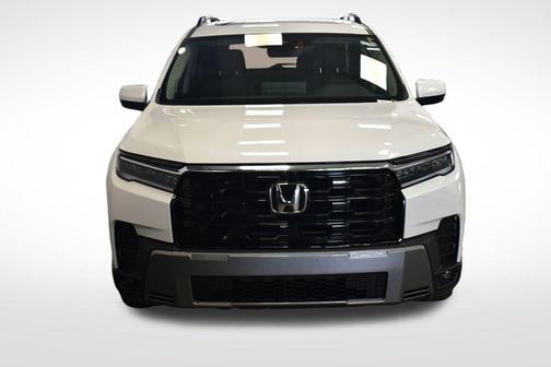 Platinum White Pearl 2026 Honda Pilot Touring 8-Passenger