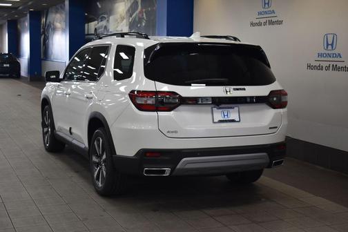 2025 Honda Pilot Touring 8-Passenger
