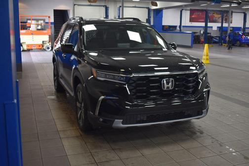 2025 Honda Pilot Touring 8-Passenger