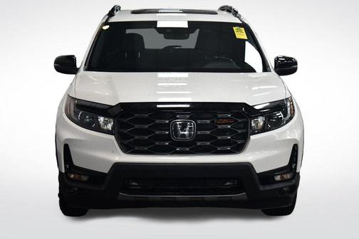 Platinum White Pearl 2022 Honda Passport AWD TrailSport