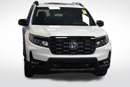 Platinum White Pearl 2022 Honda Passport AWD TrailSport