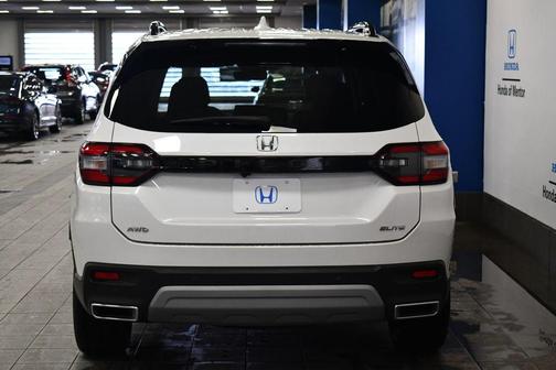 2023 Honda Pilot AWD Elite
