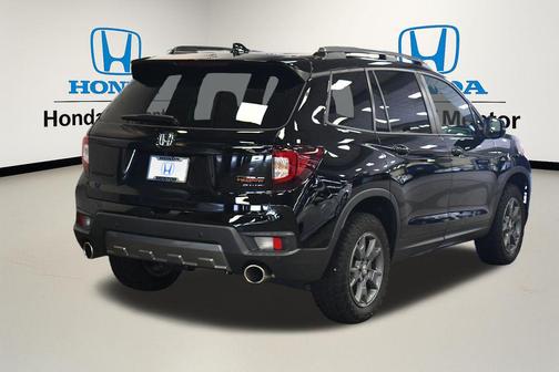 Crystal Black Pearl 2025 Honda Passport AWD TrailSport