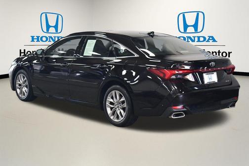 2019 Toyota Avalon XLE