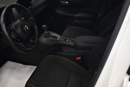 Platinum White 2024 Honda HR-V AWD Sport