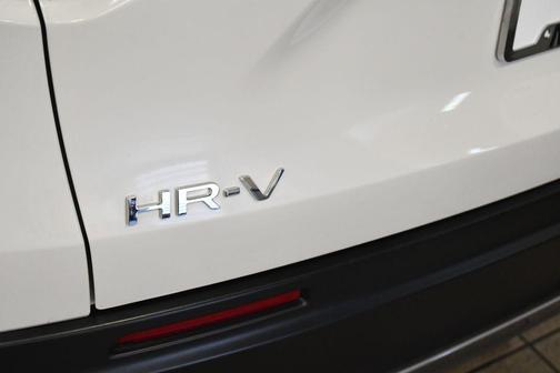 Platinum White 2024 Honda HR-V AWD Sport