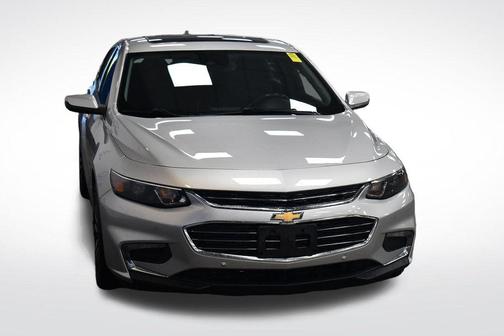 Silver Ice Metallic 2018 Chevrolet Malibu LT