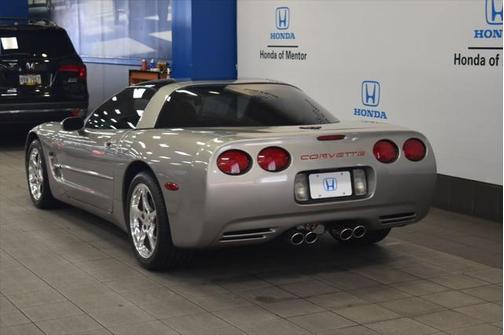 2000 Chevrolet Corvette Base