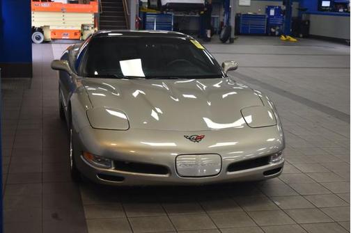2000 Chevrolet Corvette Base
