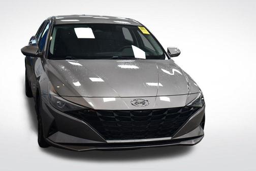 Fluid Metal 2022 Hyundai ELANTRA SEL