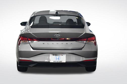 Fluid Metal 2022 Hyundai ELANTRA SEL