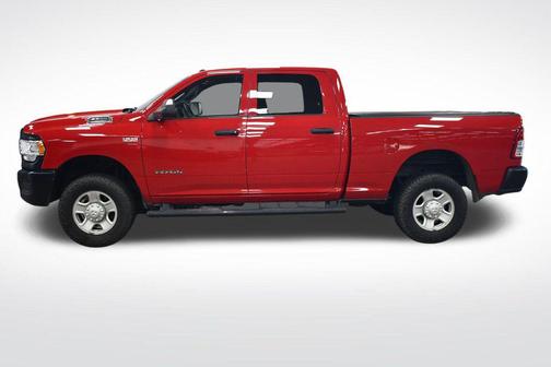 Flame Red Clearcoat 2022 RAM 2500 Tradesman Crew Cab 4x4 6'4' Box