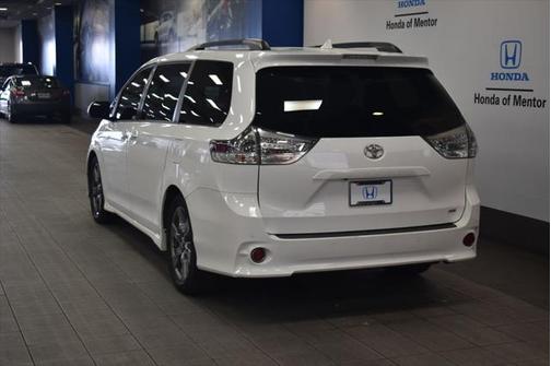 2019 Toyota Sienna SE