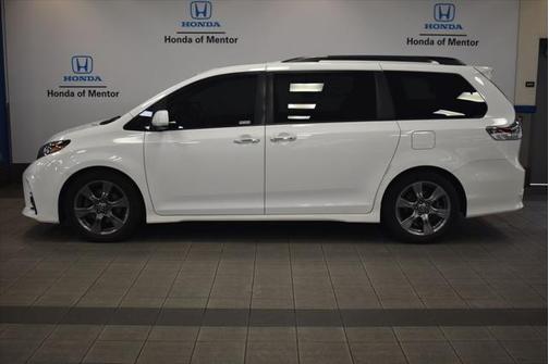 2019 Toyota Sienna SE