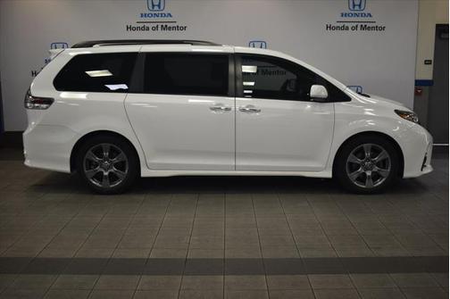 2019 Toyota Sienna SE