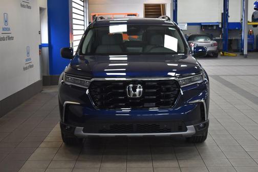 2025 Honda Pilot Touring 8-Passenger