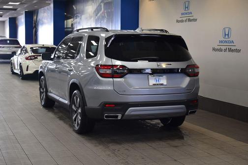 2025 Honda Pilot Touring 8-Passenger