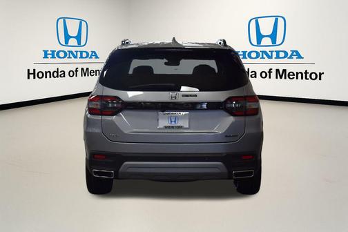 2025 Honda Pilot Touring 8-Passenger