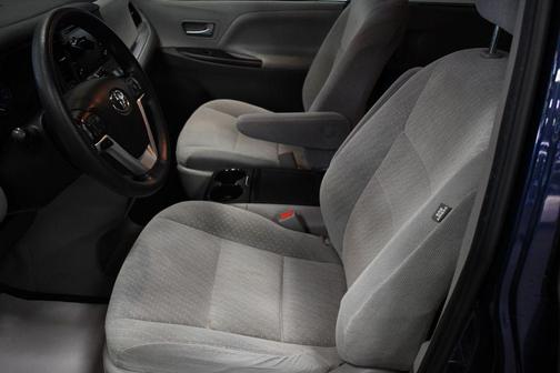 2020 Toyota Sienna LE