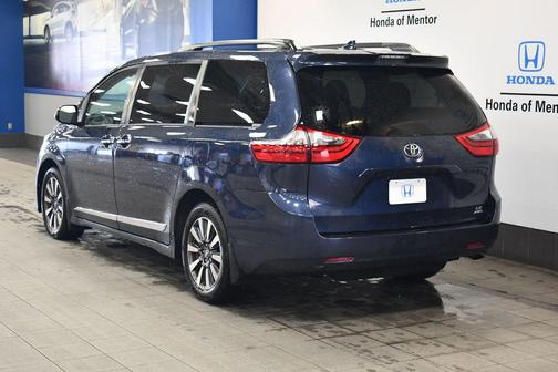 2020 Toyota Sienna LE