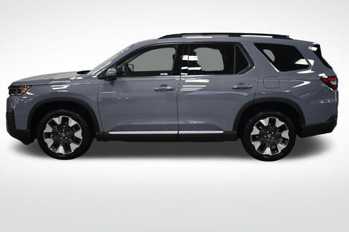 Sonic Gray Pearl 2026 Honda Pilot Touring 8-Passenger