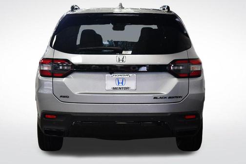 Solar Silver Metallic 2026 Honda Pilot Black Edition