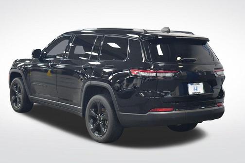 Diamond Black Crystal Pearlcoat 2023 Jeep Grand Cherokee L Altitude