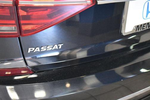 2017 Volkswagen Passat 1.8T R-Line w/Comfort