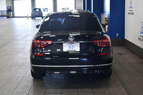 2017 Volkswagen Passat 1.8T R-Line w/Comfort