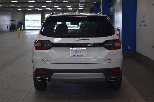 2025 Honda Pilot Touring 8-Passenger