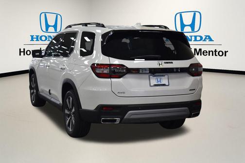 2025 Honda Pilot Touring 8-Passenger