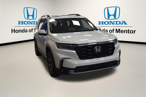 2025 Honda Pilot Touring 8-Passenger