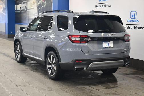 2025 Honda Pilot Touring 8-Passenger