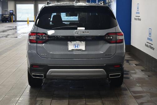 2025 Honda Pilot Touring 8-Passenger