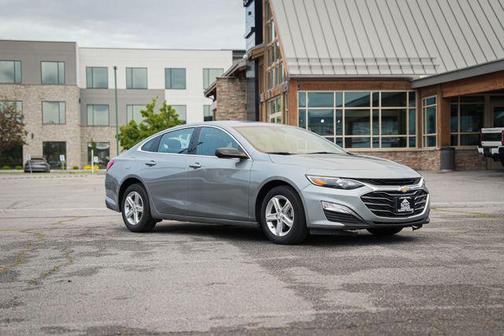 Sterling Gray Metallic 2024 Chevrolet Malibu 1LS