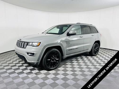 Photo 3 of 42 of 2020 Jeep Grand Cherokee Altitude