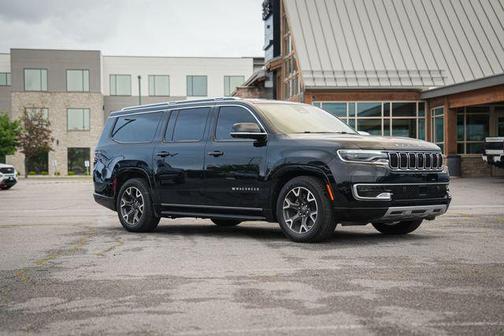 Diamond Black Crystal Pearlcoat 2023 Jeep Wagoneer L Series III 4x4