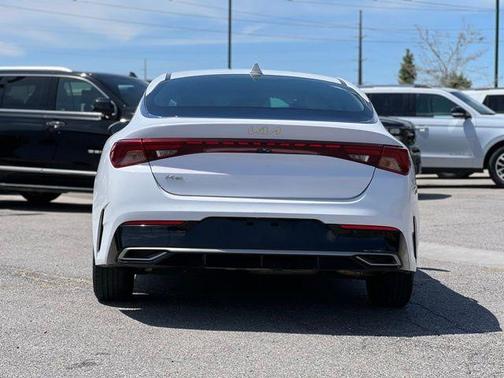 Glacial White Pearl 2022 Kia K5 LXS
