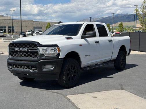 Bright White Clearcoat 2022 RAM 2500 Tradesman Crew Cab 4x4 6'4' Box