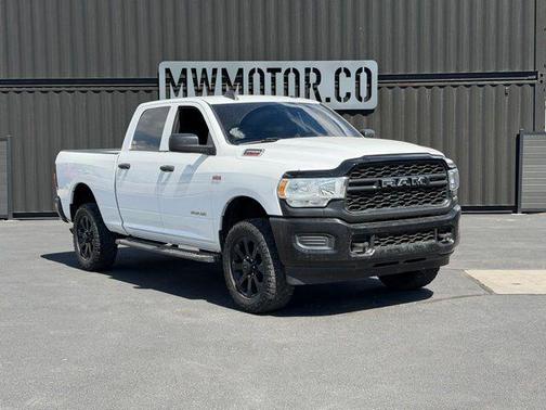 Bright White Clearcoat 2022 RAM 2500 Tradesman Crew Cab 4x4 6'4' Box