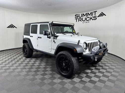 Bright White Clearcoat 2018 Jeep Wrangler JK Unlimited Willys Wheeler W
