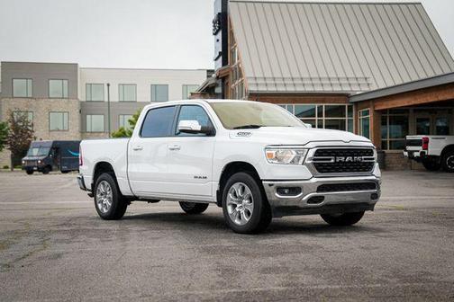 Bright White Clearcoat 2022 RAM 1500 Big Horn/Lone Star
